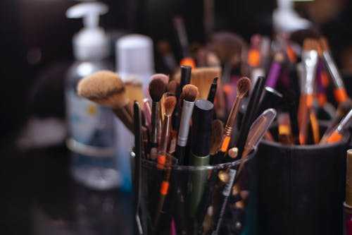 Post: 7 Easy Steps to Become a Professional Makeup Artist